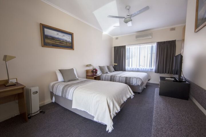 Room 14 of 64