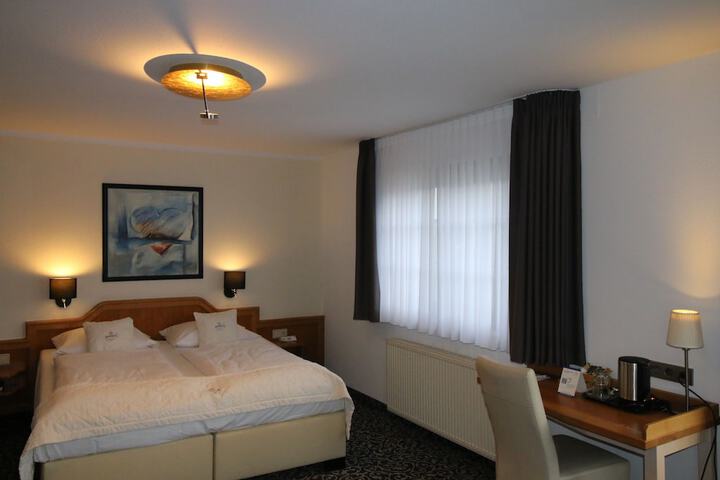 Room 42 of 107