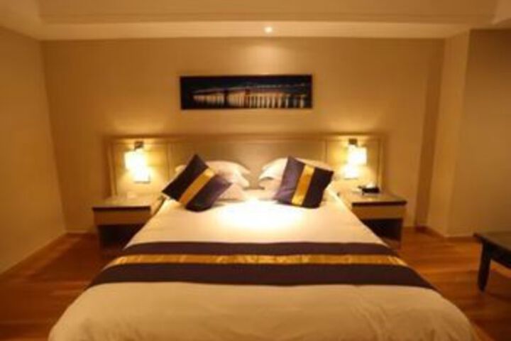 Room 8 of 21