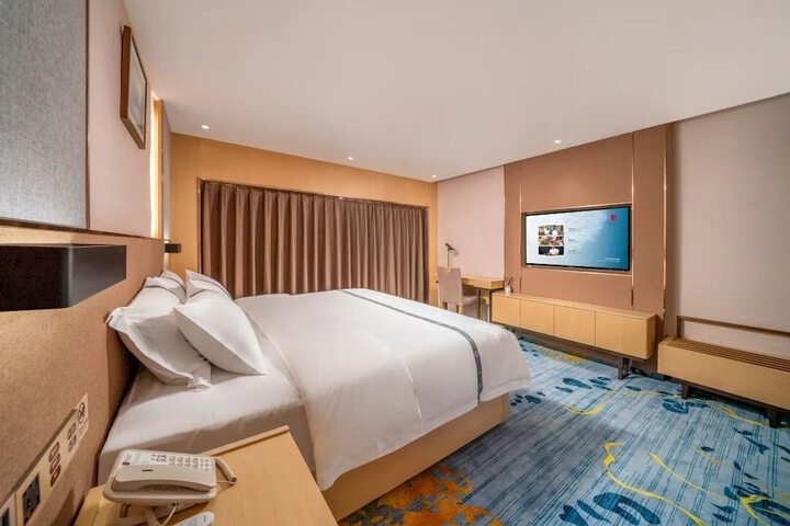 Room 8 of 52