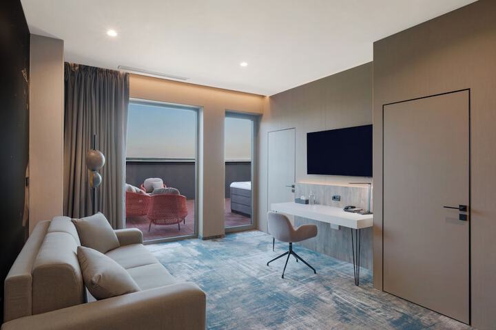 Room 15 of 29