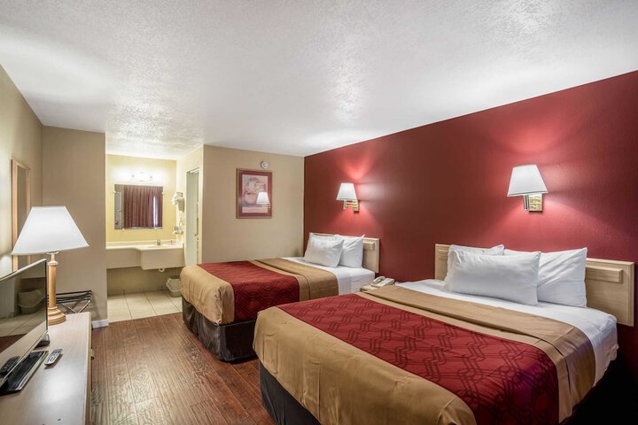 Room 10 of 37