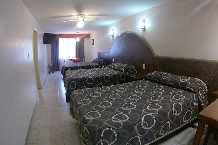 Room 9 of 37