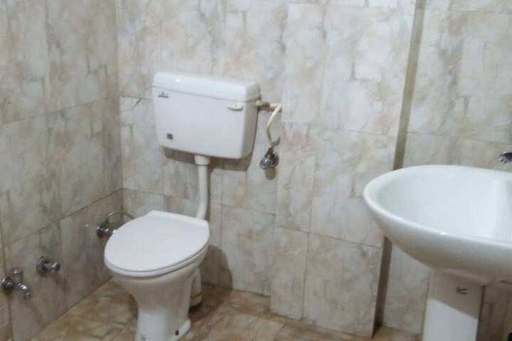 Room 7 of 10