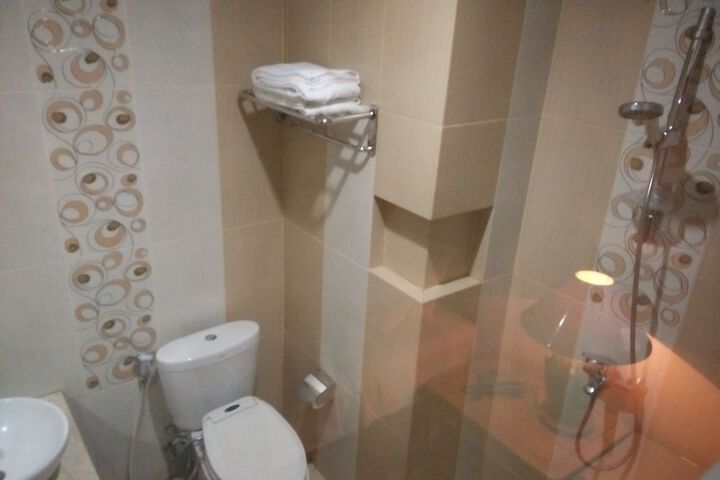Room 34 of 184