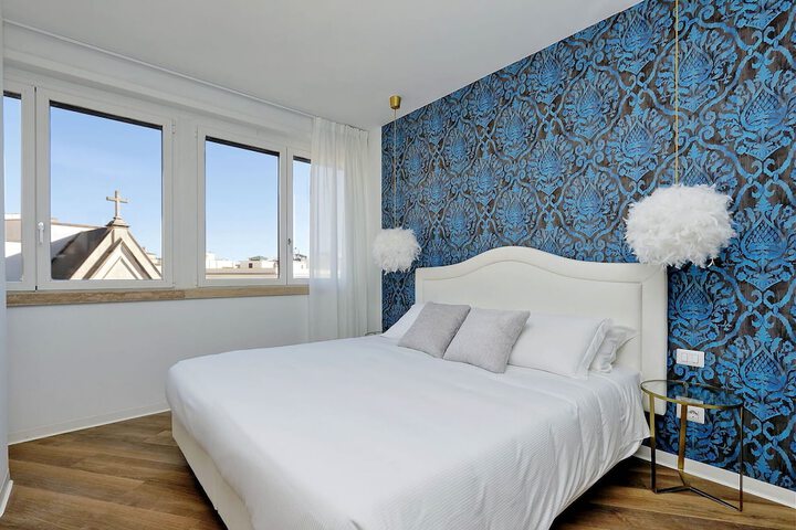 Room 28 of 195