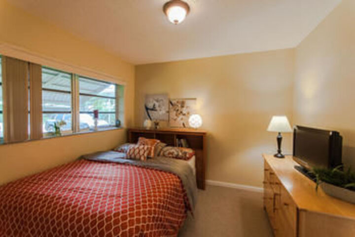 Room 210 of 524