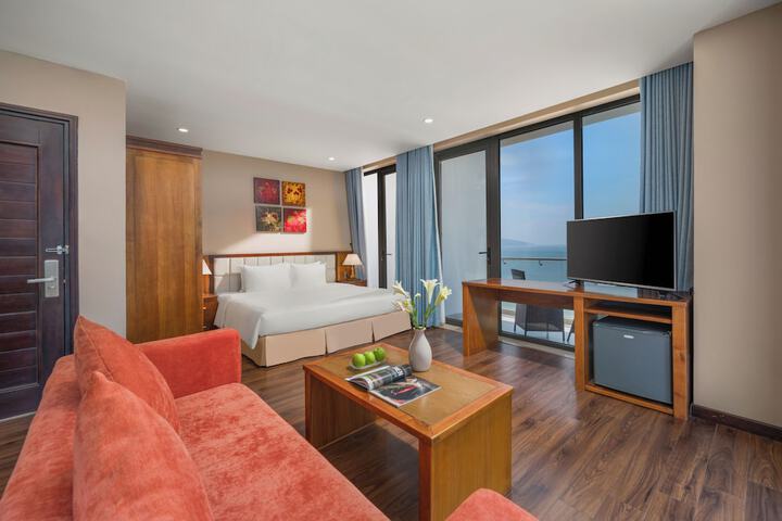 Room 30 of 104