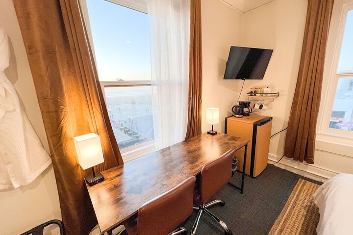 Room 22 of 85