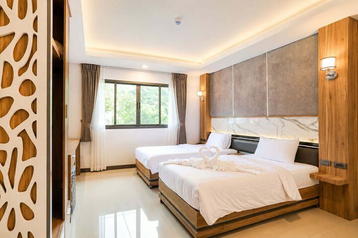Room 7 of 36
