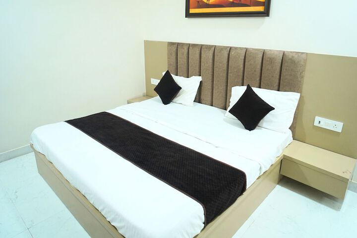 Room 16 of 24