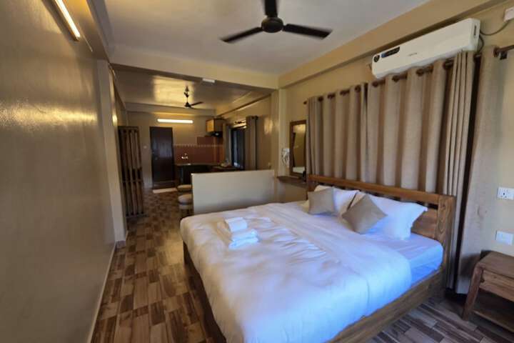 Room 8 of 26