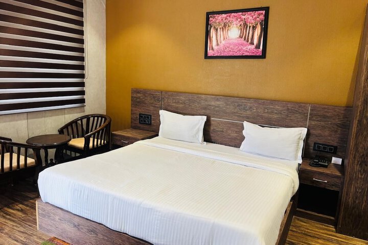 Room 2 of 11