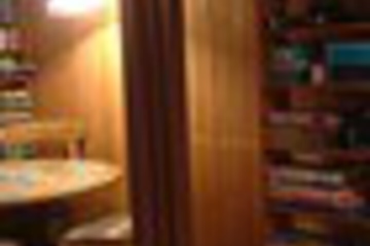 Room 32 of 75