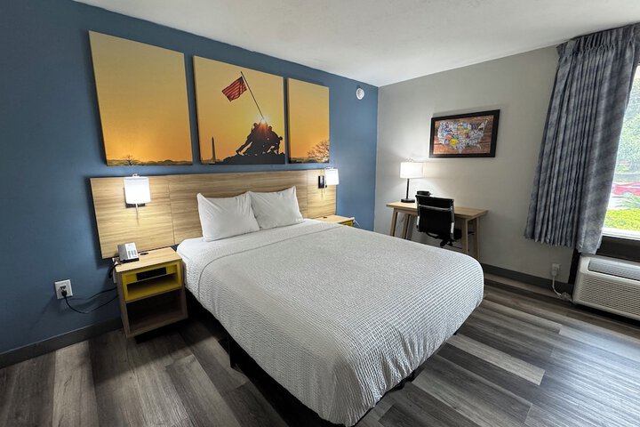 Room 8 of 20