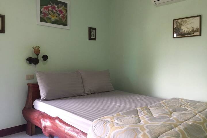 Room 40 of 154