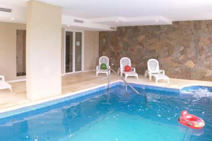 Pool 16 of 28
