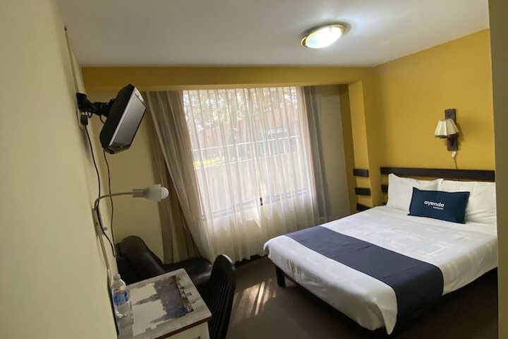 Room 27 of 64