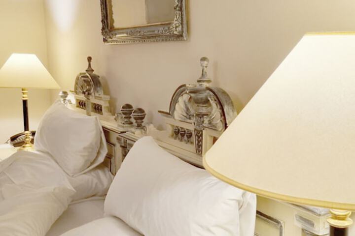Room 25 of 111