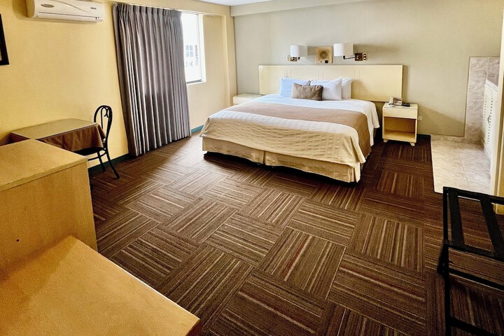 Room 12 of 35