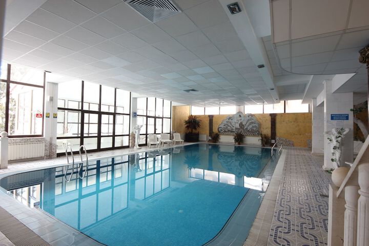 Pool Hotel