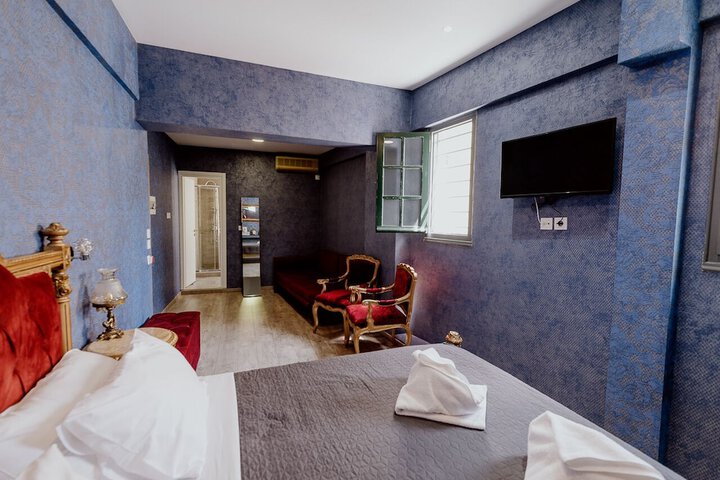 Room 16 of 120