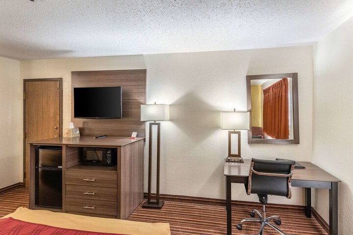 2 Double Beds (7 of 7)