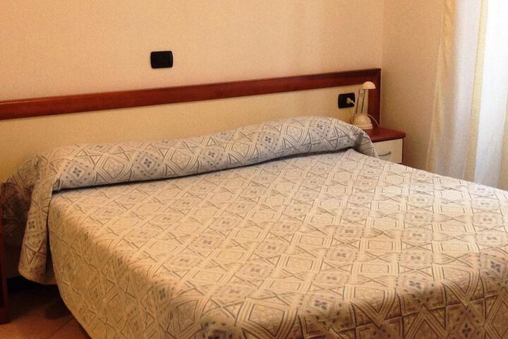Room 7 of 35