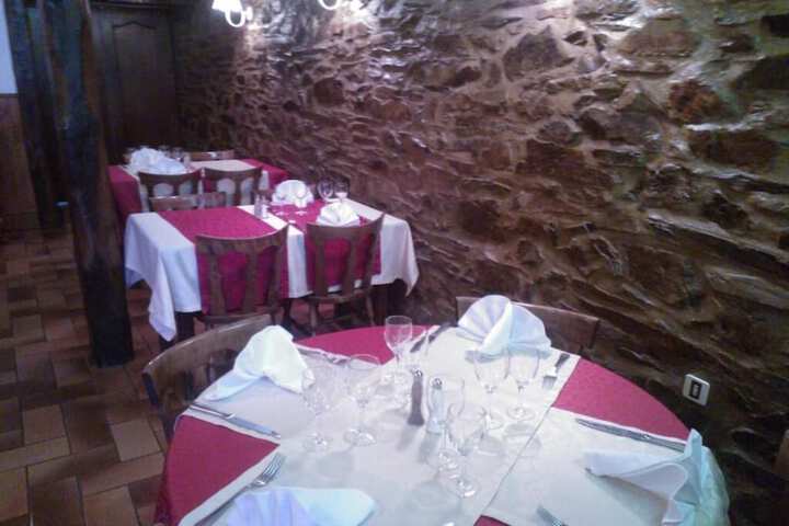 Dining 32 of 62