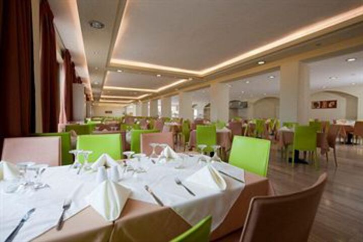 Dining 50 of 54
