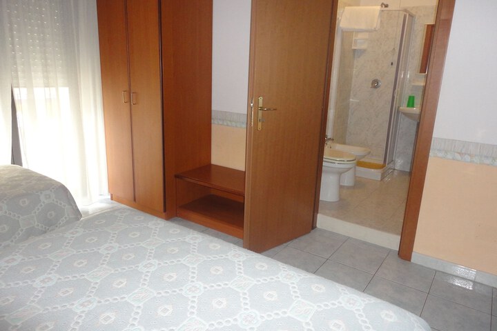 Room 53 of 53