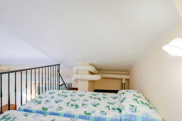 Room 9 of 181
