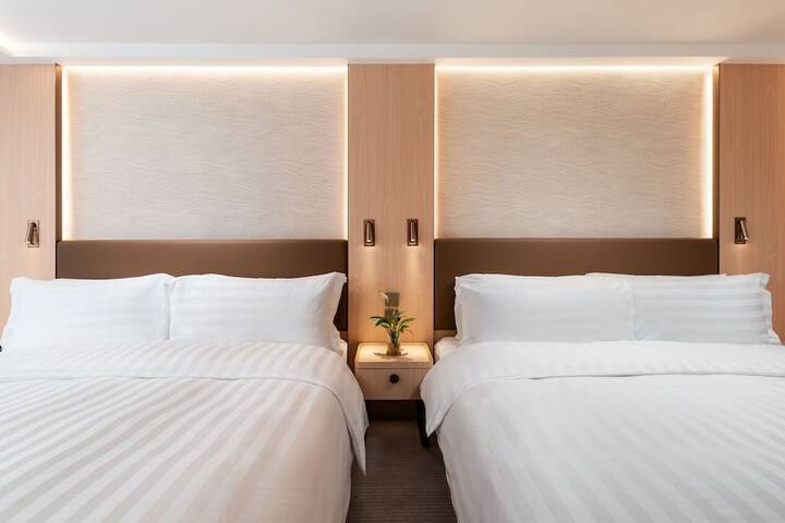 Room 28 of 60