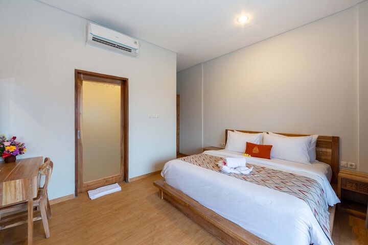Room 8 of 20