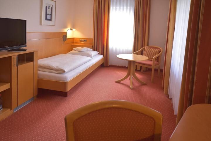 Room 31 of 69