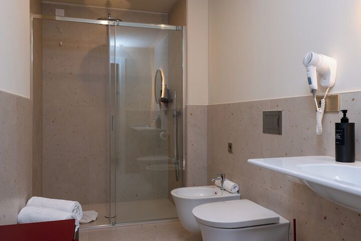 Room 122 of 145