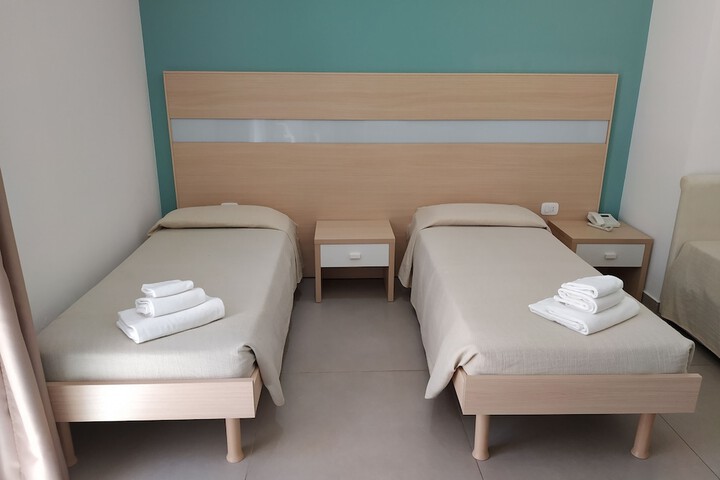 Room 3 of 36