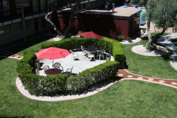 Hotel Exterior 127 of 138
