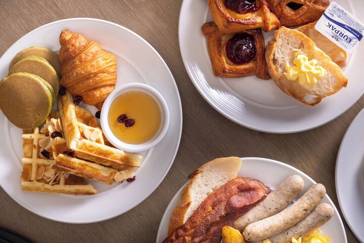 Breakfast/Coffee Service 85 of 110