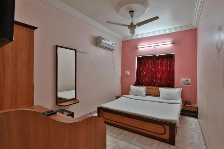 SPOT ON 40871 Hotel Tirupati
