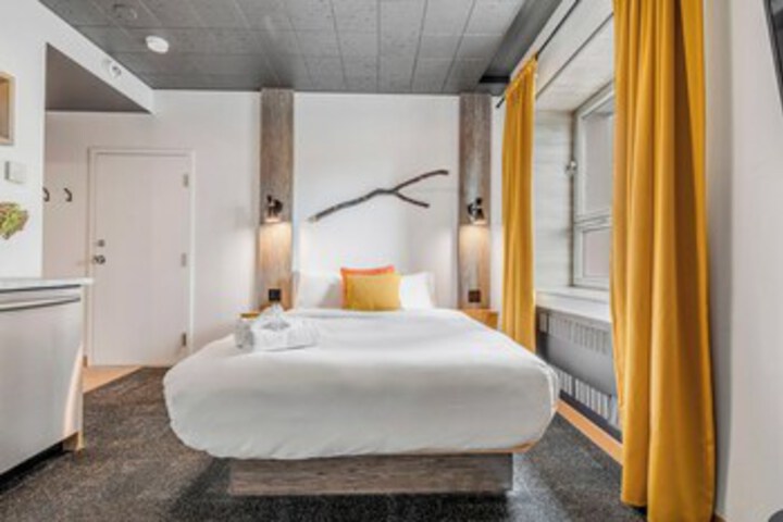 Room 118 of 147
