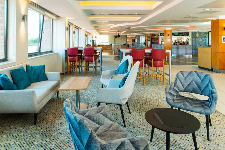 Entrance & Lobby