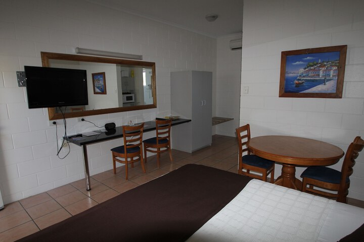 Room 5 of 40