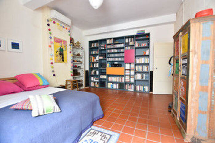 Room 9 of 19