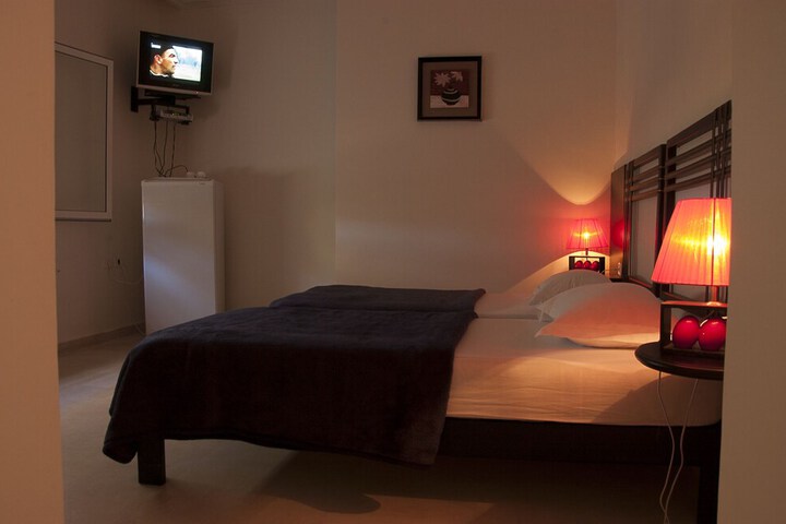 Room 7 of 13