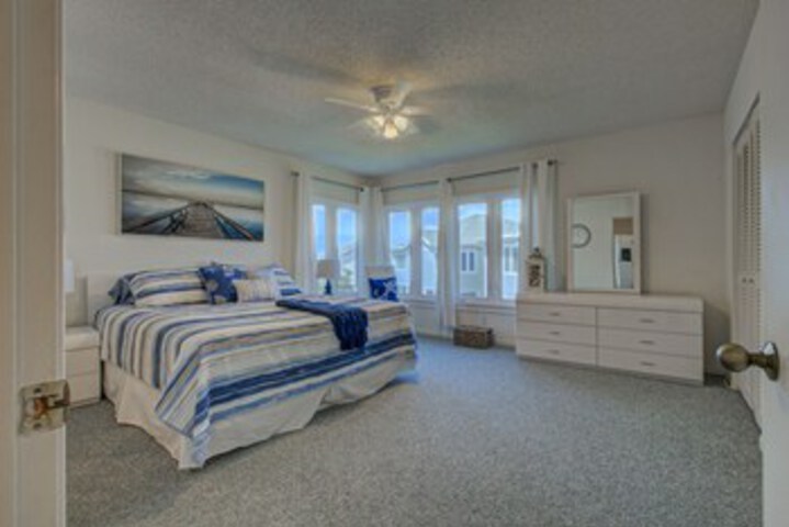 Room 210 of 225