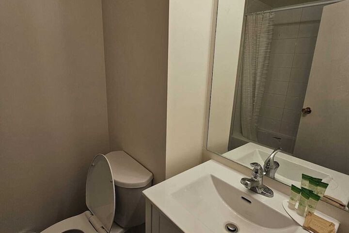 Room 11 of 20