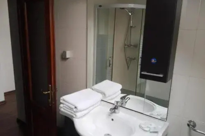 Room 5 of 5