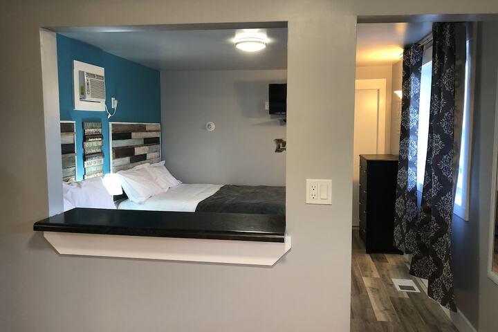 2 Queen Beds Connecting Rooms Lakeside (1 of 50)