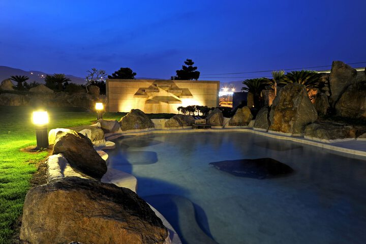 Pool Hotel